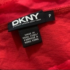 美品★ダナキャランDKNY シルク裁ち切りプリーツTシャツの画像
