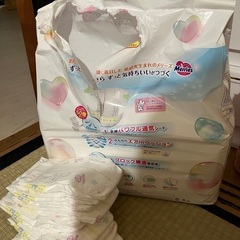 新生児用おむつMerries48枚の画像