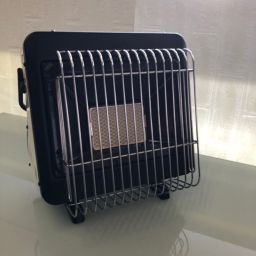 イワタニカセットガスストーブ　CB-STV-EX 黒白