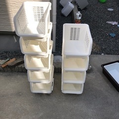 重ねることができる収納棚の画像