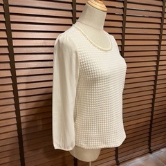 オウル　パール付きカットソー　Mサイズ　の画像