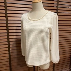 オウル　パール付きカットソー　Mサイズ　の画像