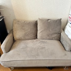 LOWYA [幅115.5] 2人掛けソファ 木脚 クッション ベルベット調の画像