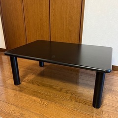 黒のローテーブル