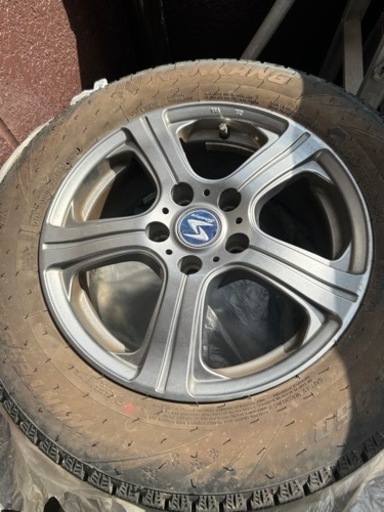 16インチホイ-ル付きスタッドレス