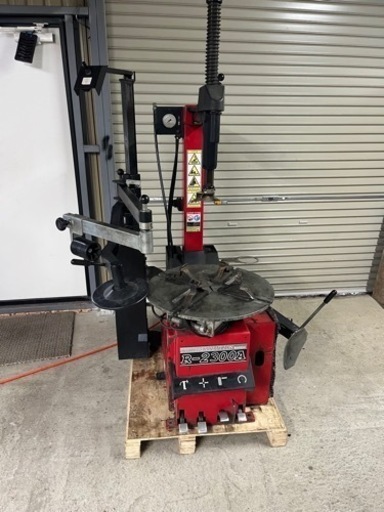 決まりました　タイヤチェンジャー   バンザイ　タイヤ交換　自動車　整備