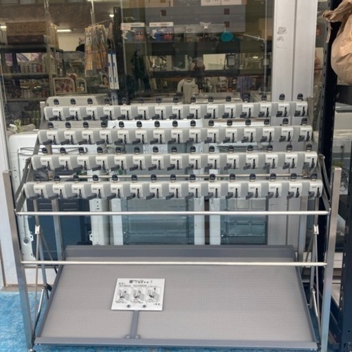 業務用傘立て　式鍵付き60本収納可能