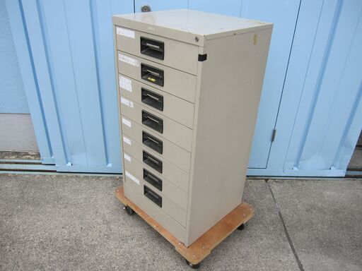 1列8段スチール製キャビネット　450ｘ400ｘ880