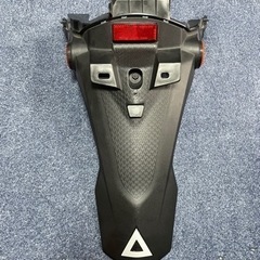 シグナスX sea5j 4型 純正リアフェンダー