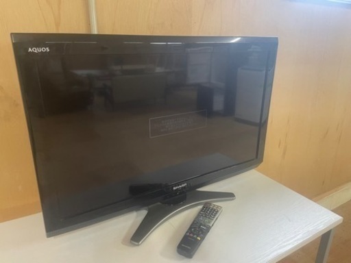 102002 シャープ32型液晶テレビ　2011年製