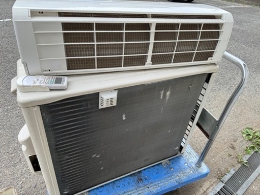 2016年製　日立エアコン　200V 14畳程度　4.0kw