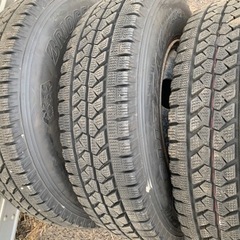 御成約㊗️激安トラックタイヤ●215/85/R16●スタッドレス●ブリジストン●6本セット●平成26年製の画像
