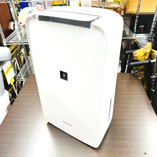 10/27【家具・家電複数購入で割引可】シャープ/SHARP 除湿機 CV-N71-W 2022年製 空調