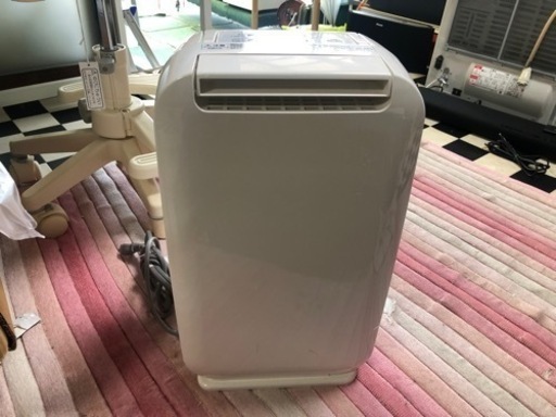 【リサイクルサービス八光】2018年製　日立  HJS-D562 [除湿機　デシカント方式]　7畳～14畳まで