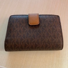 マイケルコース　二つ折り財布　ブラウン　①の画像