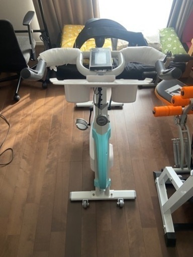 エアロバイク　フィットネスバイク　スピンバイク