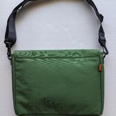 HUGGER ショルダーバック　PC格納可の画像