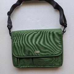 HUGGER ショルダーバック　PC格納可の画像