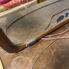 昔ながらの木の化粧台の画像