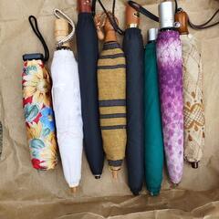 新品 折り畳み傘1本２００円！！何本でも。８本まであります！の画像