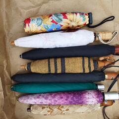 新品 折り畳み傘1本２００円！！何本でも。８本まであります！の画像