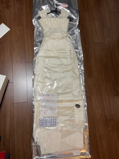 プリンセスライン/ ロングトレーン　ウェディングドレス