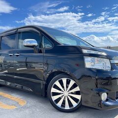 神奈川【自社ローン】保証人無可★全国対応★ヴォクシー【ZS煌 黒】社外１８インチＡＷ／両側パワスラ／ＡＬＰＩＮＥフリップダウンモニター／ＡＬＰＩＮＥ後席スピーカー／車高調／／ＡＬＰＩＮＥウーハー／パドルシフト／走行中ＴＶ可／バックカメラ／ＥＴＣ／カロッツェリアナビの画像