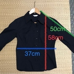 【コスプレなど】無地・七分丈・黒シャツの画像
