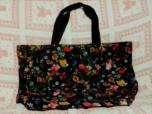 花柄大き目バッグ美品