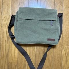 斜めかけバッグ　ショルダーバッグ