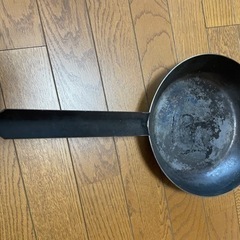 キャンプ用品　　ダッチオーブン、フライパンの画像