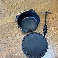 キャンプ用品　　ダッチオーブン、フライパンの画像