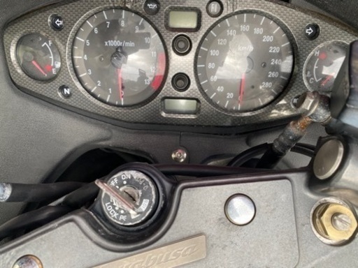 隼　GSX-1300R  パーツ取り等にどうぞ(不動車)