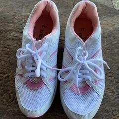 スニーカー 24.5㎝　2足セットの画像