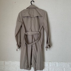春夏、秋のはじめ頃用　トレンチコートの画像