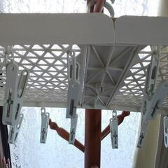 靴も干せるハンガーの画像