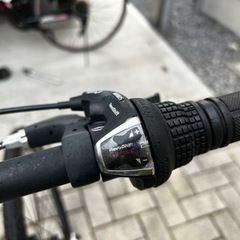 値下げしました。クロスバイク　シマノ変速6段　自転車の画像