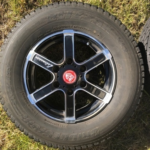 【土日限定値下げ】195/80R15 107/105L LT   ホイール&スタッドレスタイヤ