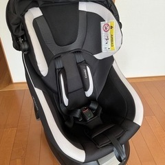 コンビ　チャイルドシート　ネルーム　付属品説明書あり　綺麗です