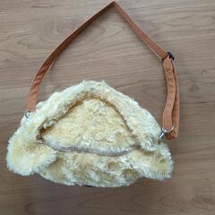 可愛いクマのハンドバック　肩掛け付　ぬいぐるみの画像