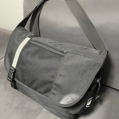 adidasアディダス ショルダーバッグ／お洒落スポーティーバッグ