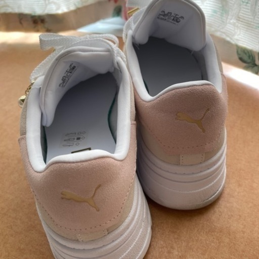 PUMA スニーカー