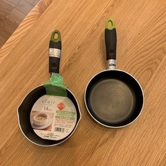 ミニサイズ小鍋とフライパン セットです。の画像