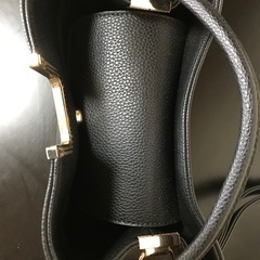 ショルダーバッグ　黒の画像