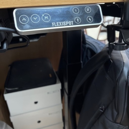 
特価:電動昇降デスクFlexispot E7黒　一部不具合あり？