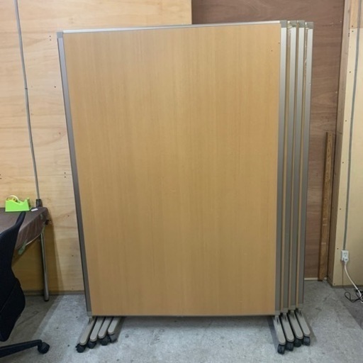 パーテーション　キャスター付き　間仕切り　事務所用　店舗用　1台5,000円 在庫4台