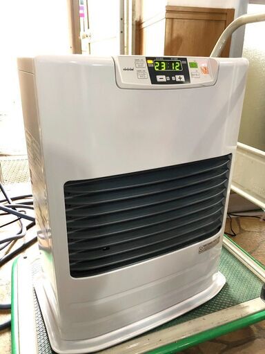 トヨトミ 2013年製 密閉式石油ストーブ FF-V4500 FF式石油暖房機 FF式ストーブ FF式暖房 寒冷地用ストーブ TOYOTOMI