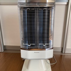 ダイキン遠赤外線ヒーター 自動首振り 照射角度上向き30° 下向き5°