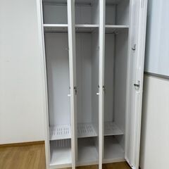 新品同様！更衣室ロッカー3連（ホワイト）価格交渉可！の画像