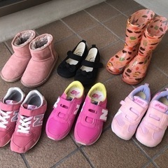 子どもシューズ　18cm、18.5cm